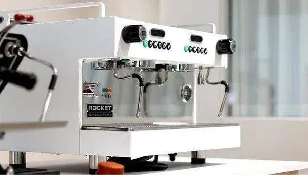 Magni Espresso kummerċjali - Barista u Espresso