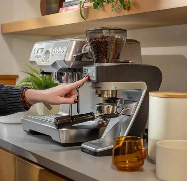 Magħżel mill-ġdid il-makkinarju - Barista u Espresso