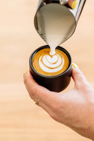 Magna tal-Espresso tas-Serje 1 għall-Ippreparar tal-Kafè - Iswed