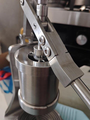 Aleman Sniper Magni tal-Espresso b'leħuq manwali | Precision Tower f'azzar inossidabbli